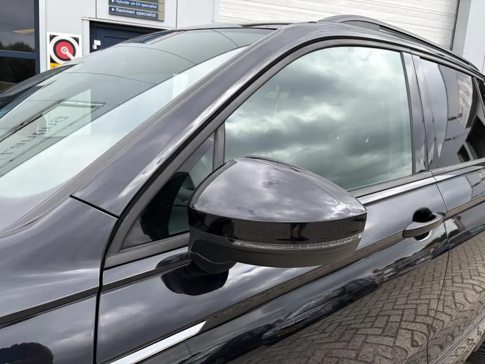 Volkswagen Tiguan 1.5 TSI ACT Highline Business R Automaat uit 2020, foto 19