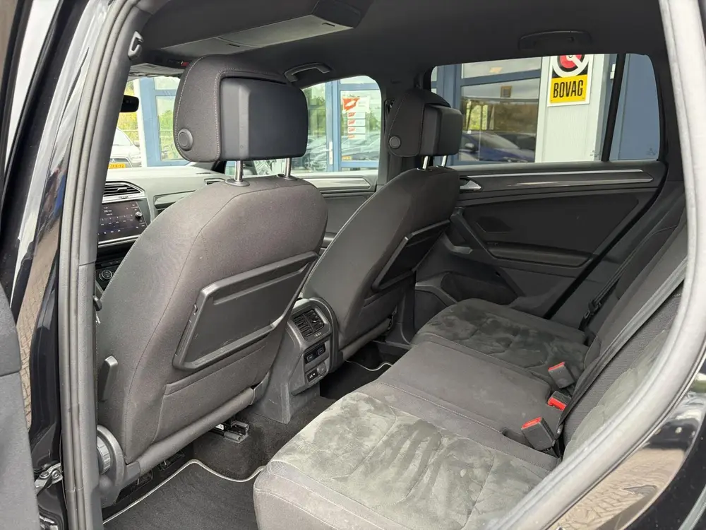 Volkswagen Tiguan 1.5 TSI ACT Highline Business R Automaat uit 2020, foto 4