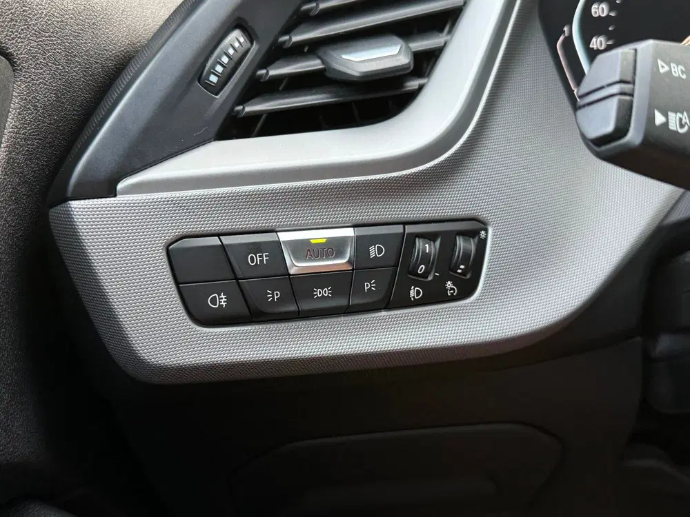BMW 1-serie 118i uit 2020, foto 15