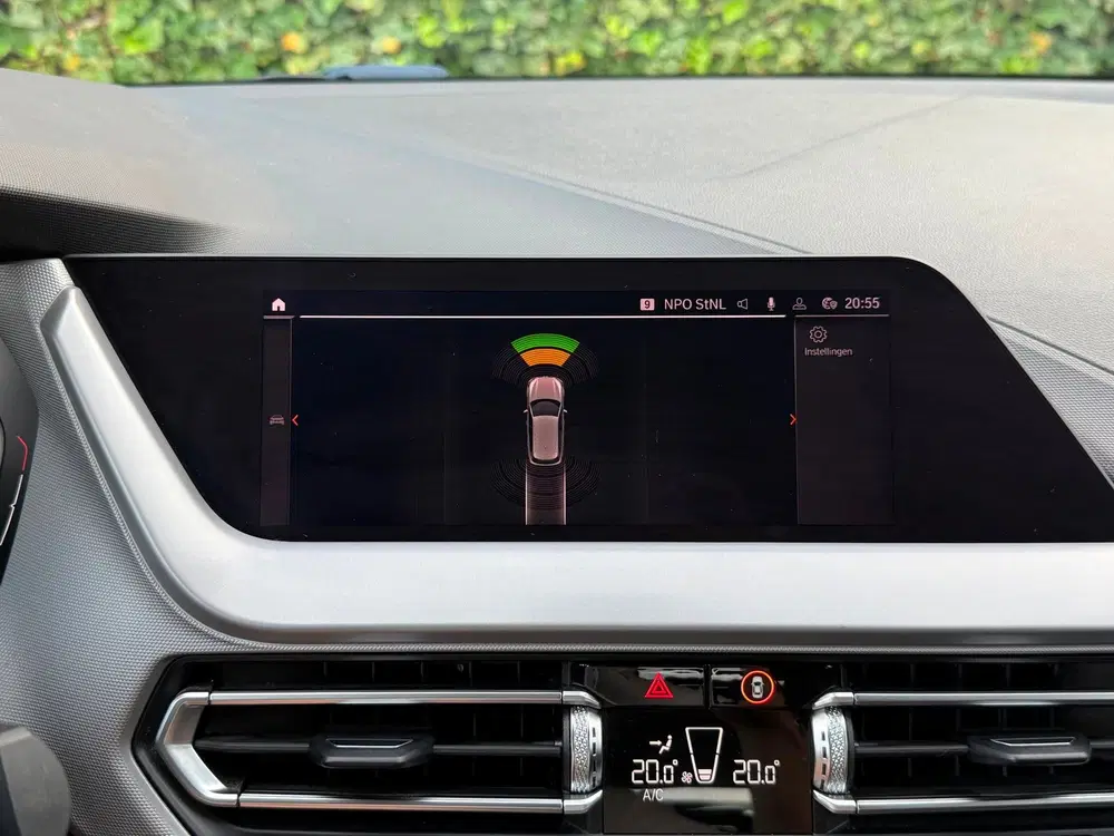 BMW 1-serie 118i uit 2020, foto 17