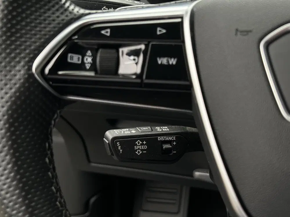 Audi e-tron 55 quattro S edition 95 kWh uit 2022, foto 14