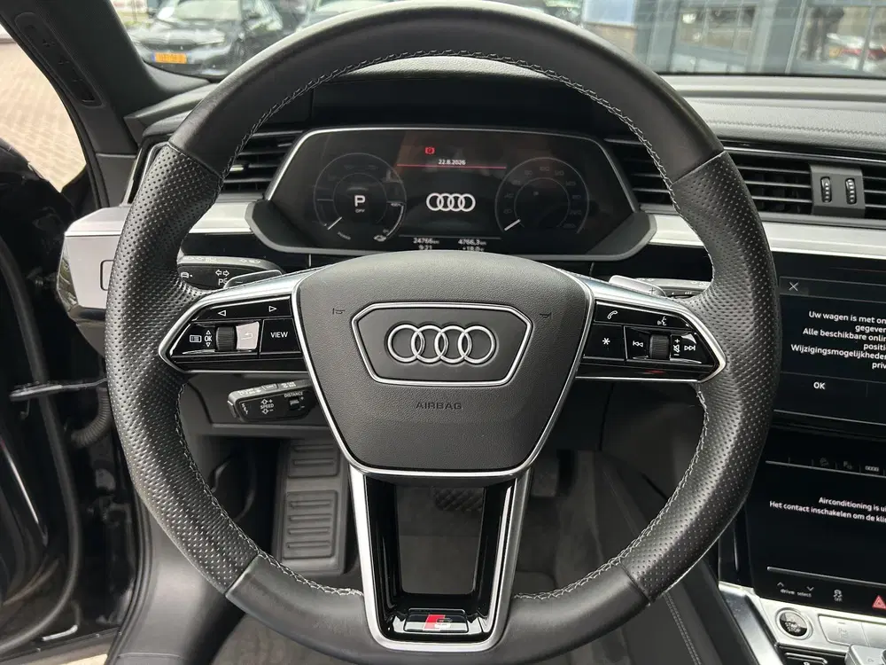 Audi e-tron 55 quattro S edition 95 kWh uit 2022, foto 18