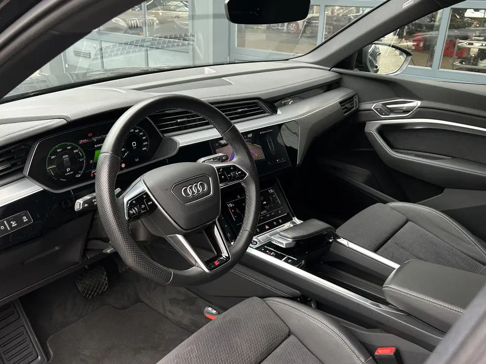 Audi e-tron 55 quattro S edition 95 kWh uit 2022, foto 3