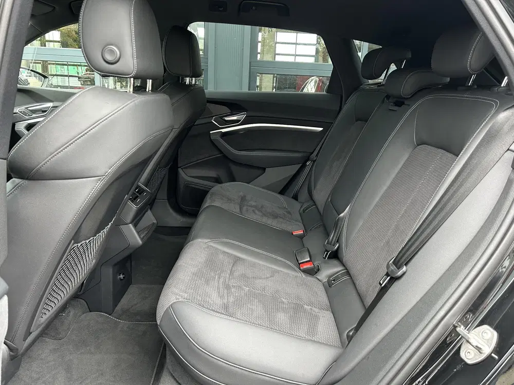 Audi e-tron 55 quattro S edition 95 kWh uit 2022, foto 4