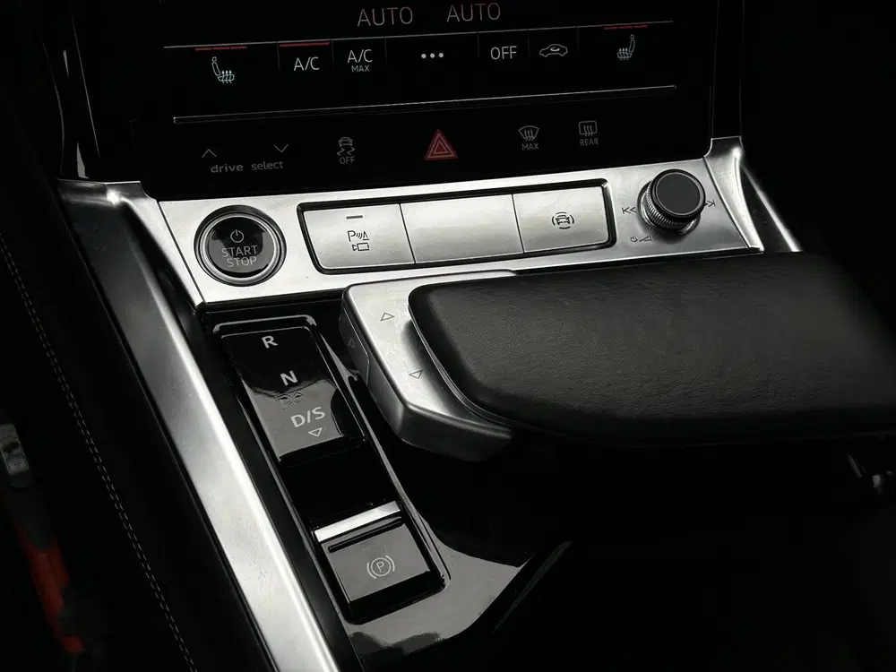 Audi e-tron 55 quattro S edition 95 kWh uit 2022, foto 9