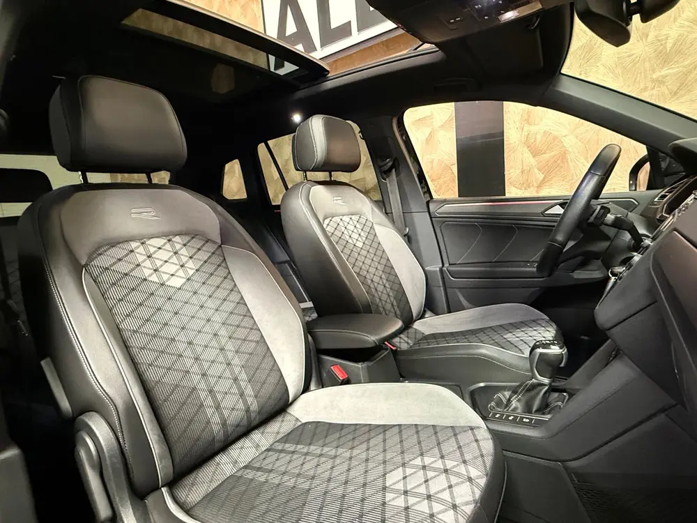 Volkswagen Tiguan 1.5 TSI Elegance | R line | Pano | Trekhaa uit 2020, foto 12
