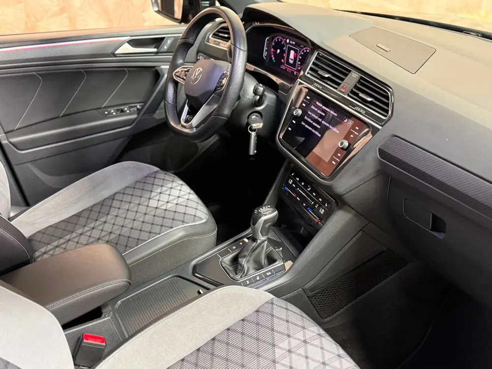 Volkswagen Tiguan 1.5 TSI Elegance | R line | Pano | Trekhaa uit 2020, foto 14