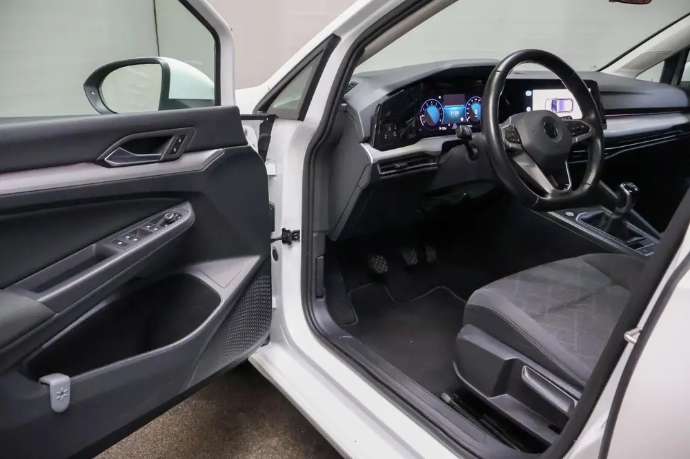 Volkswagen Golf 1.0 TSI Life uit 2021, foto 15