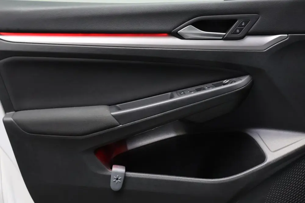 Volkswagen Golf 1.0 TSI Life uit 2021, foto 16