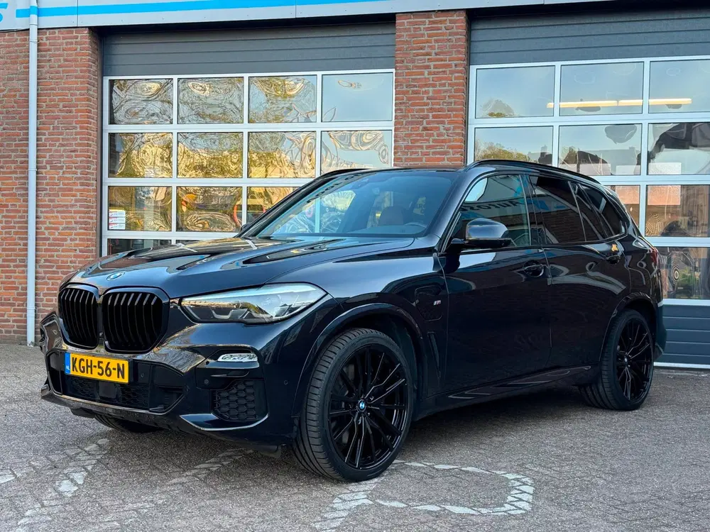 BMW X5 XDrive45e High Executive uit 2020, foto 2