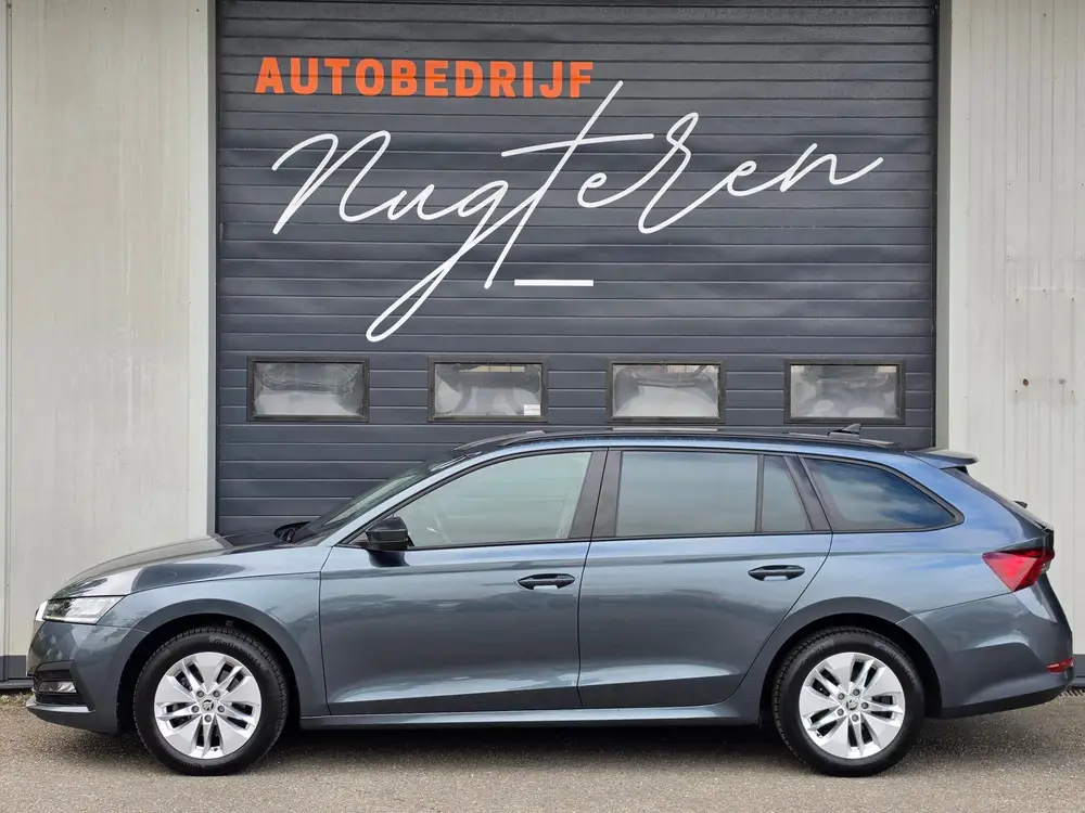Skoda Octavia 1.0 e-TSI Business Edition uit 2021, foto 2