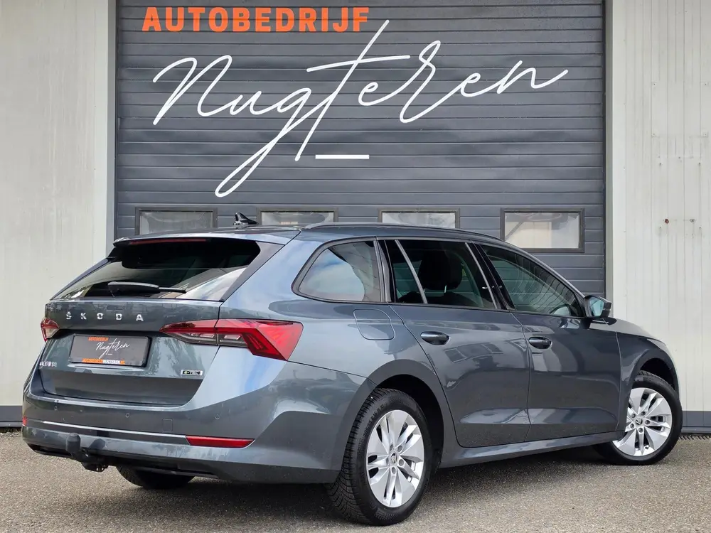 Skoda Octavia 1.0 e-TSI Business Edition uit 2021, foto 4