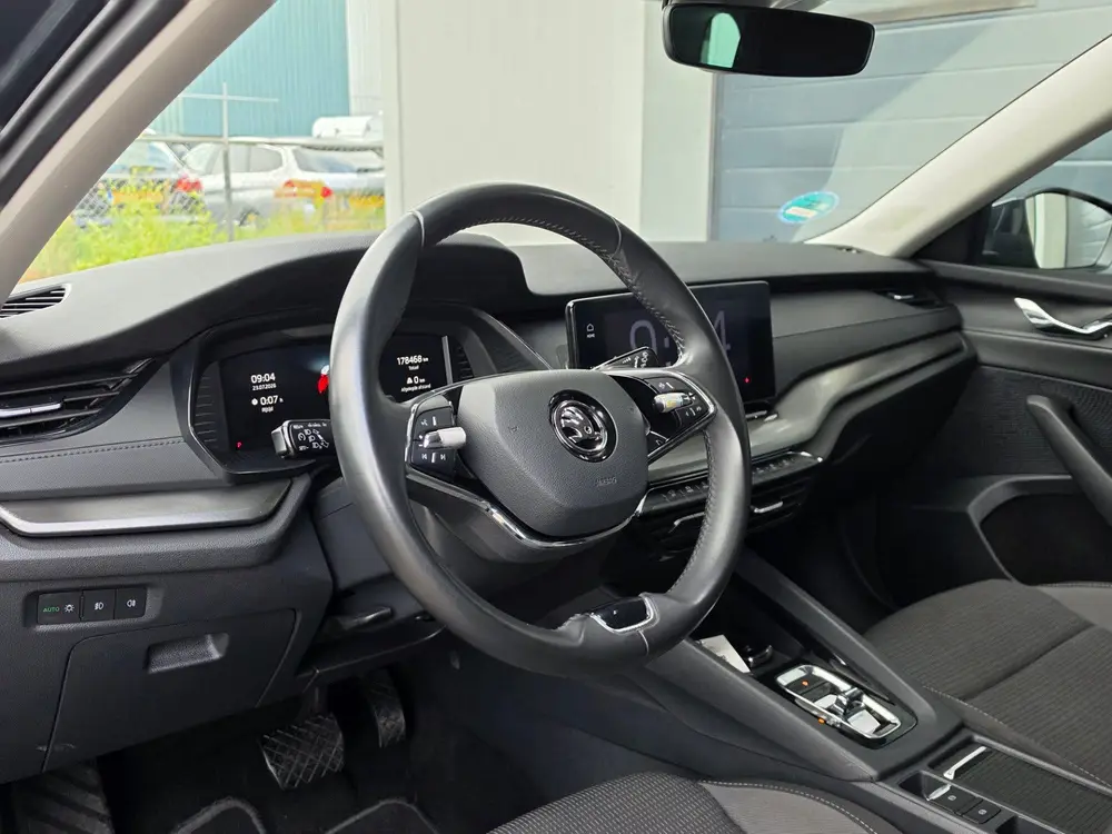 Skoda Octavia 1.0 e-TSI Business Edition uit 2021, foto 7
