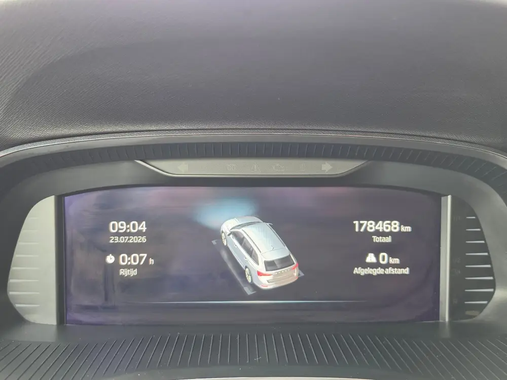 Skoda Octavia 1.0 e-TSI Business Edition uit 2021, foto 9