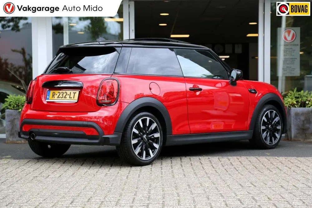 Mini Cooper 1.5 Automaat Cooper Camden Plus Edition uit 2022, foto 2