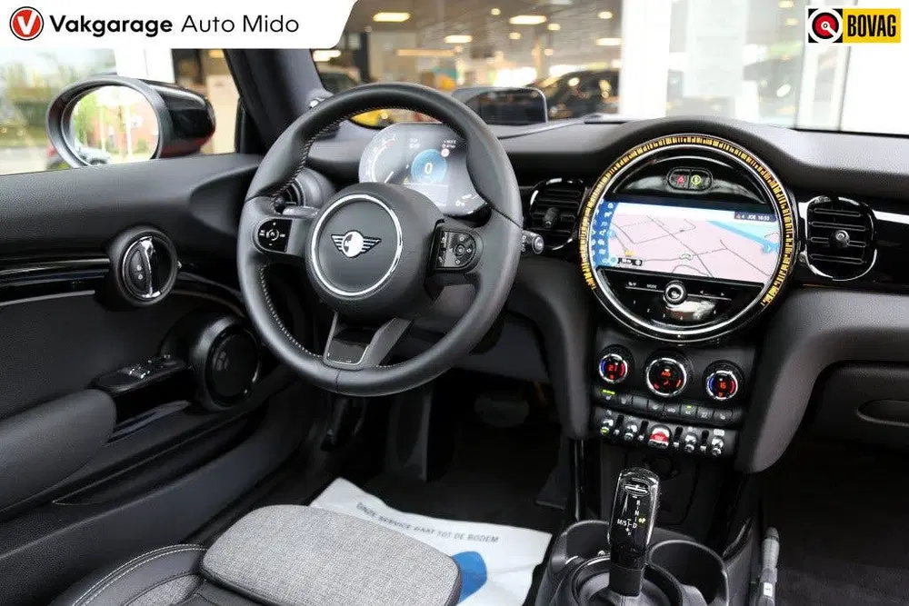 Mini Cooper 1.5 Automaat Cooper Camden Plus Edition uit 2022, foto 3