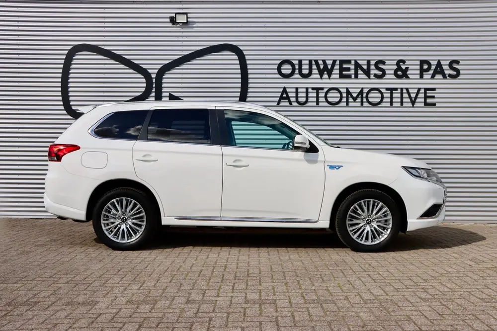 Mitsubishi Outlander 2.4 PHEV Intense | CARPLAY | STOELVERW. uit 2019, foto 10