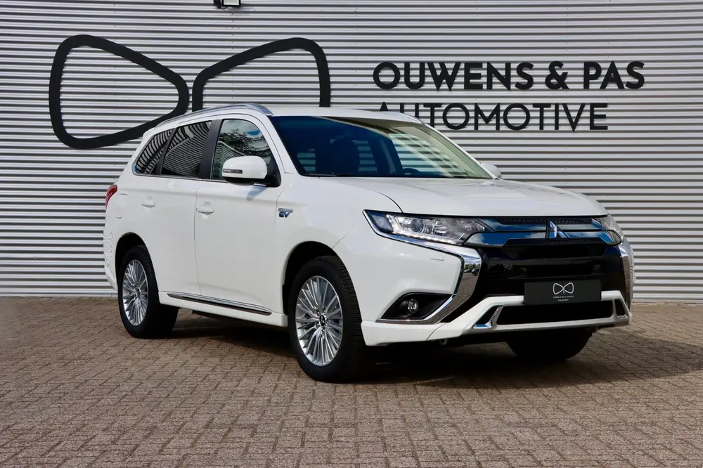 Mitsubishi Outlander 2.4 PHEV Intense | CARPLAY | STOELVERW. uit 2019, foto 14