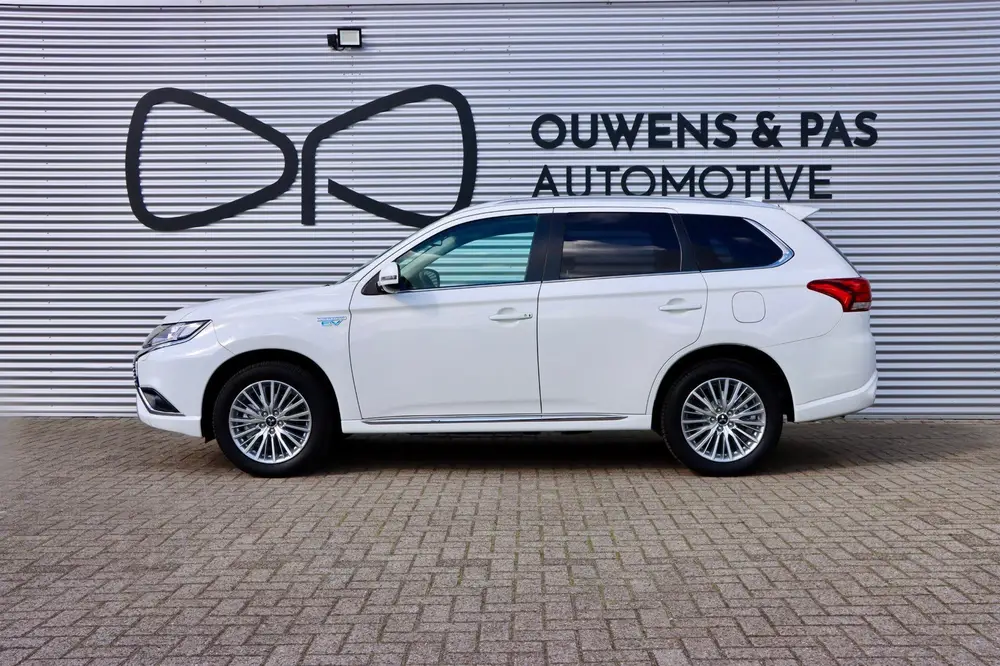 Mitsubishi Outlander 2.4 PHEV Intense | CARPLAY | STOELVERW. uit 2019, foto 2