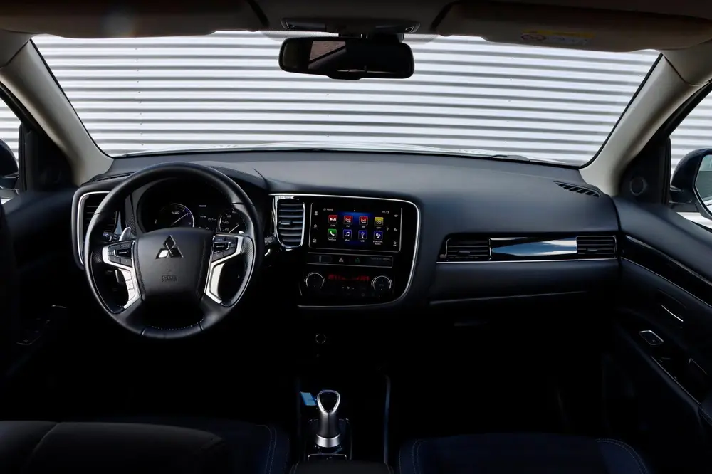 Mitsubishi Outlander 2.4 PHEV Intense | CARPLAY | STOELVERW. uit 2019, foto 6