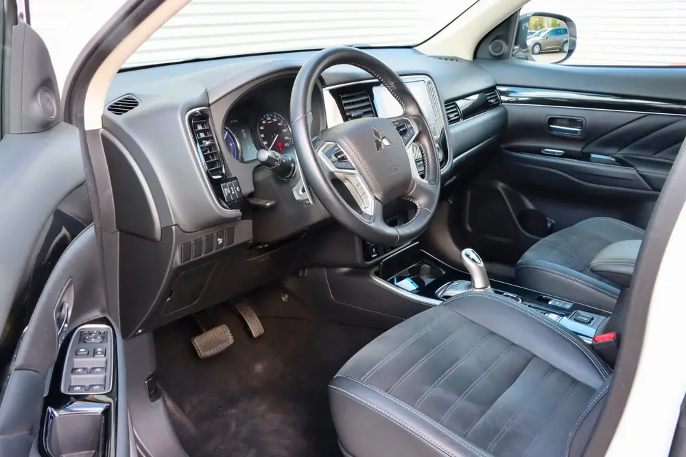 Mitsubishi Outlander 2.4 PHEV Intense | CARPLAY | STOELVERW. uit 2019, foto 8