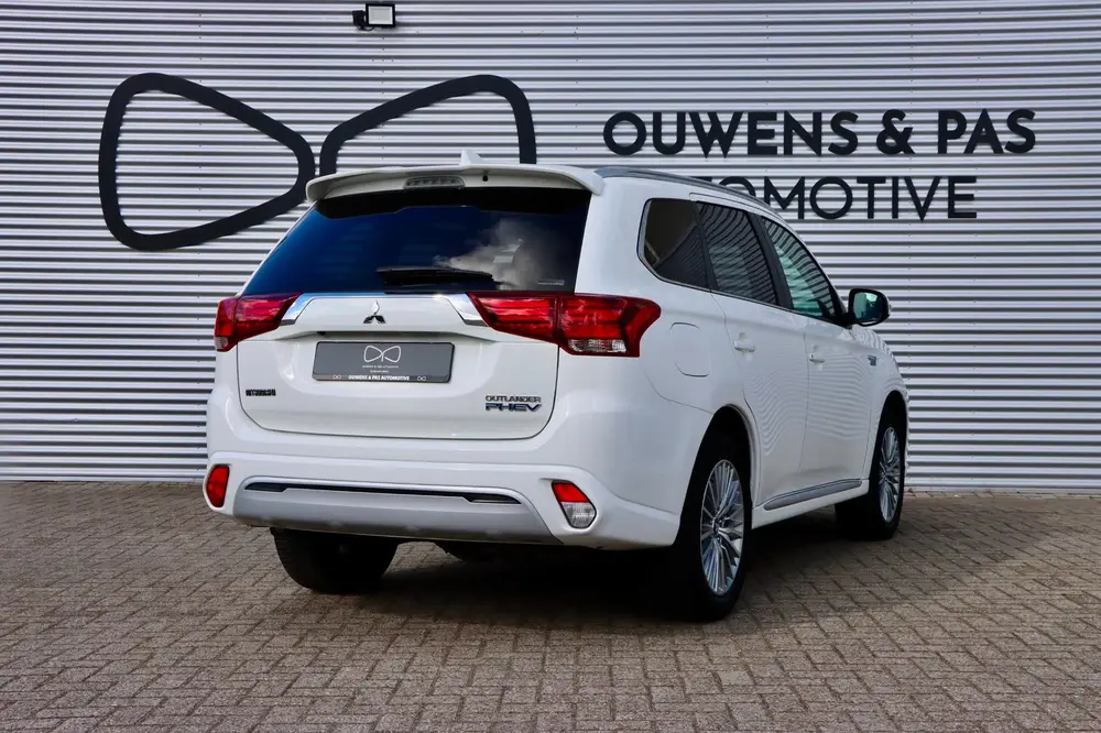 Mitsubishi Outlander 2.4 PHEV Intense | CARPLAY | STOELVERW. uit 2019, foto 9