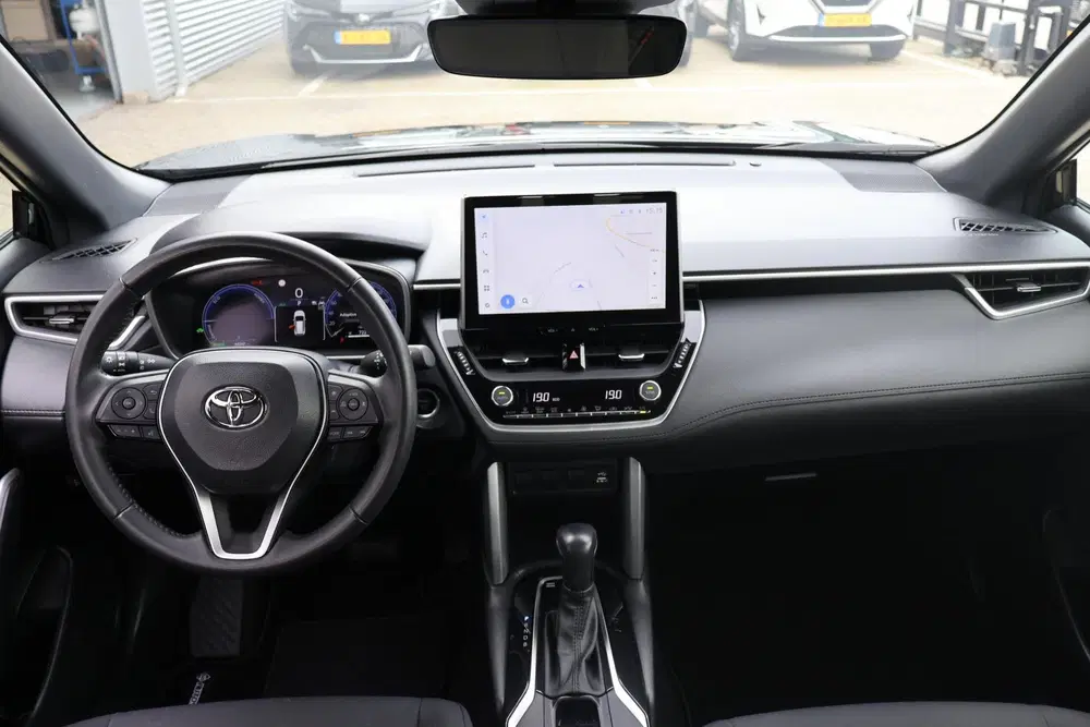 Toyota Corolla Cross 2.0 High Power Hybrid Active 1e Eigenaa uit 2022, foto 2
