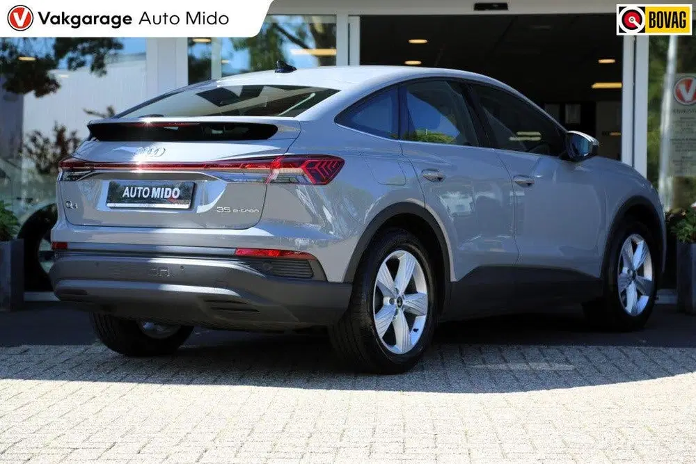 Audi Q4 e-tron 35 e-tron 55 kWh uit 2022, foto 2