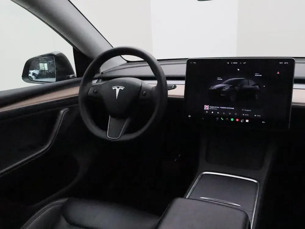 Tesla Model Y Long Range AWD 75kWh 351pk AMD RYZEN HW4 9 uit 2025, foto 9