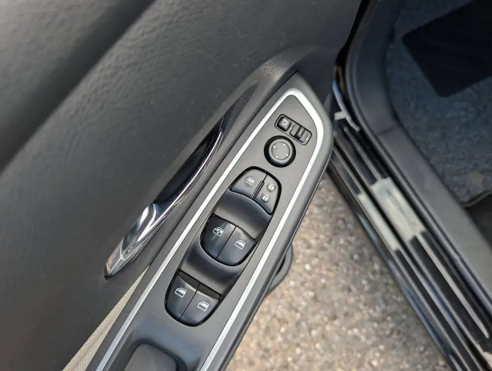 Nissan Micra 1.0 IG-T N-Connecta uit 2019, foto 16