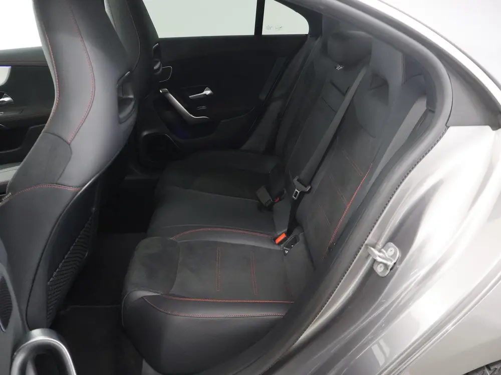 Mercedes-Benz CLA 180 Business Solution AMG uit 2025, foto 11