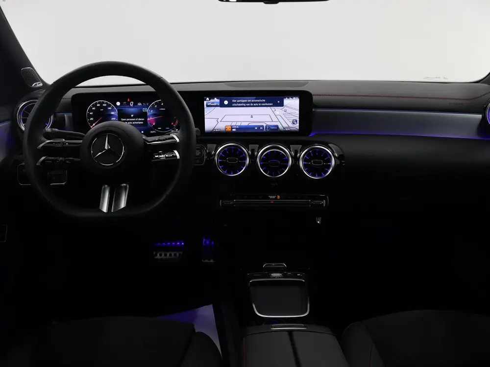 Mercedes-Benz CLA 180 Business Solution AMG uit 2025, foto 8