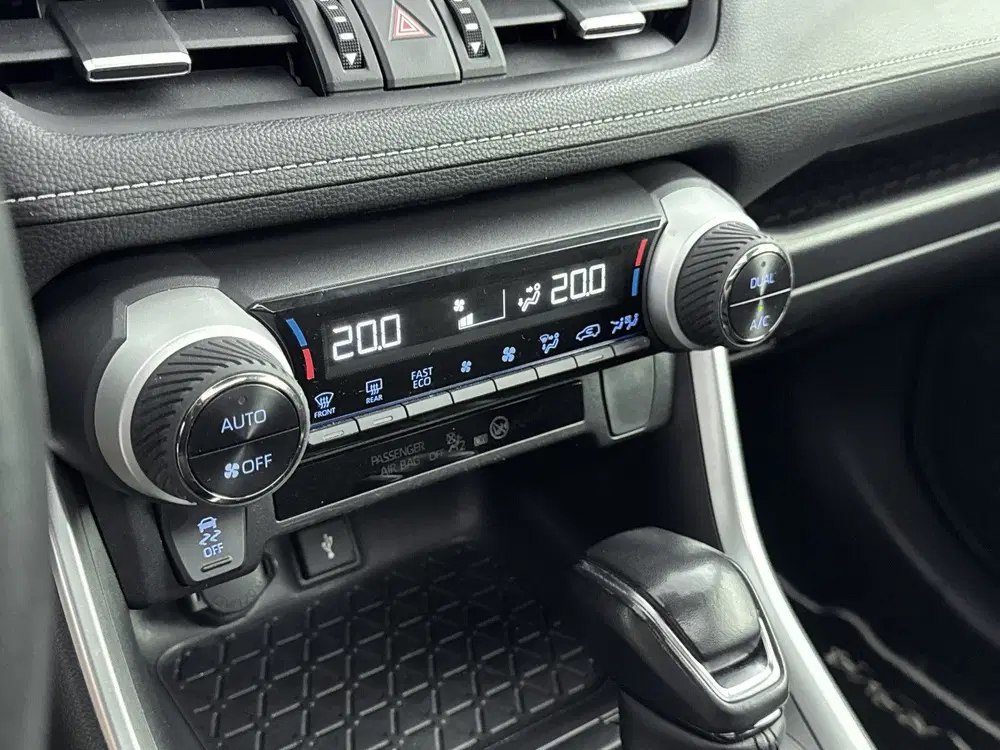 Toyota RAV 4 uit 2022, foto 18