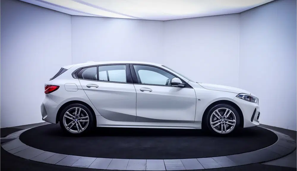 BMW 1-serie 120i M-Sport High Executive FULL LED uit 2021, foto 4