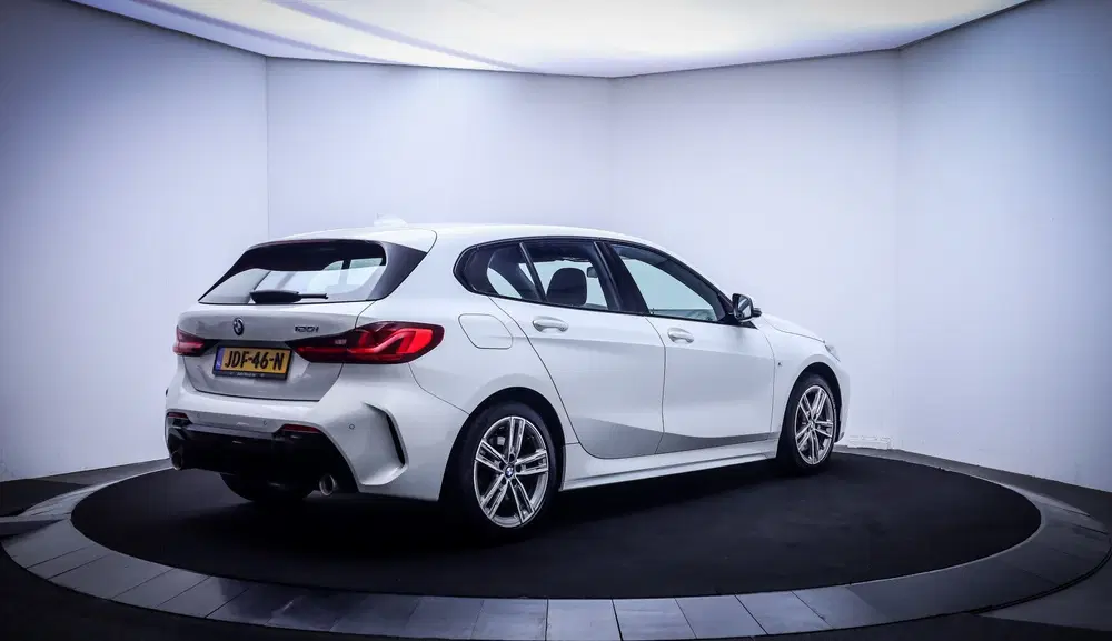 BMW 1-serie 120i M-Sport High Executive FULL LED uit 2021, foto 5