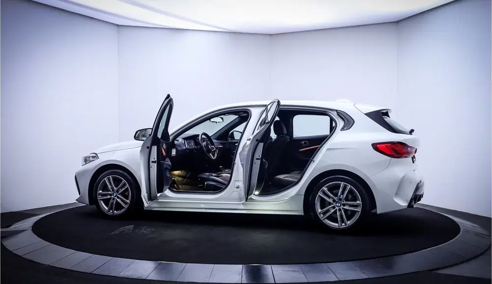 BMW 1-serie 120i M-Sport High Executive FULL LED uit 2021, foto 9