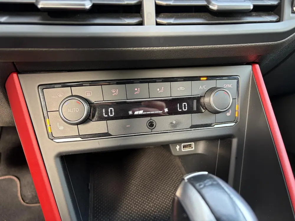 Volkswagen Polo 2.0 TSI GTI | CarPlay | Stoel verwarming | C uit 2019, foto 18