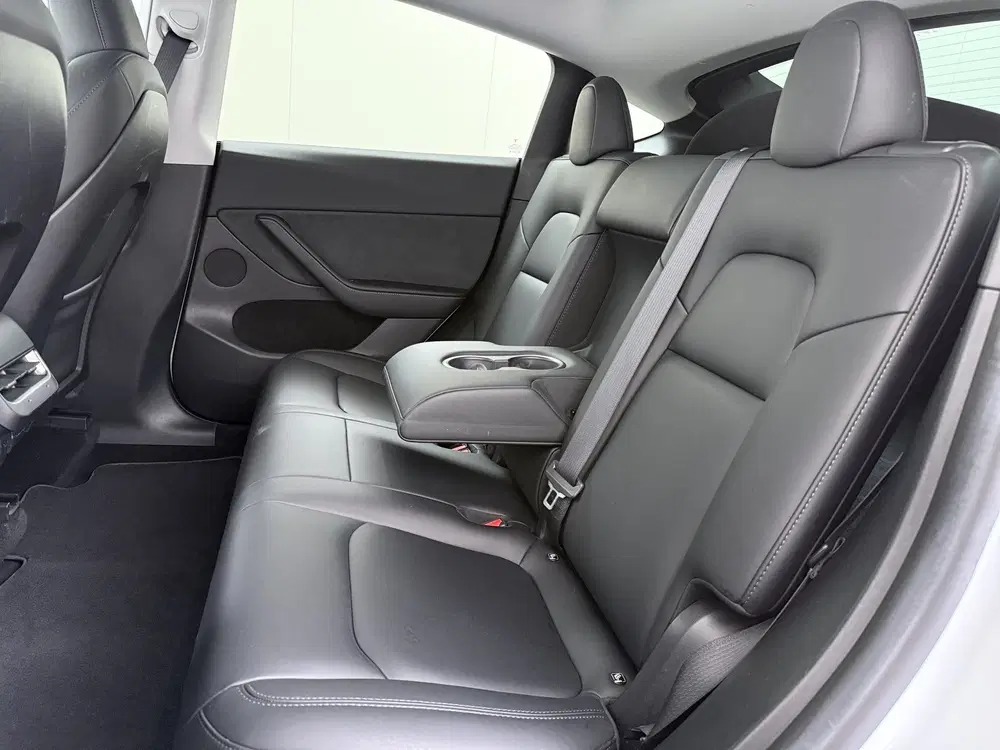 Tesla Model Y RWD 300PK LFP Accu Trekhaak Warmtepomp Lee uit 2023, foto 15