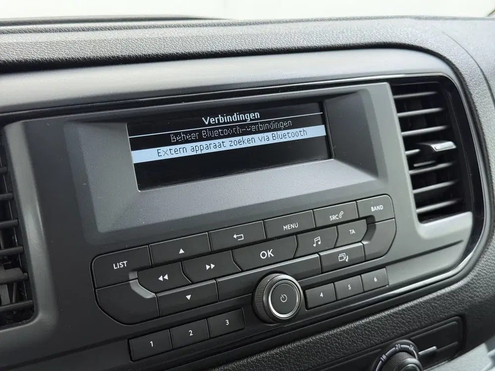 Opel Vivaro 2.0CDTI 123PK AUT-8 L2 3-Persoons Sortimo uit 2020, foto 10
