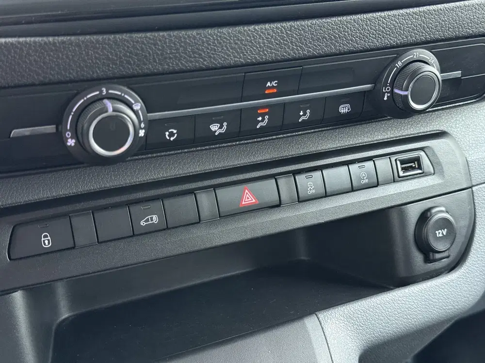 Opel Vivaro 2.0CDTI 123PK AUT-8 L2 3-Persoons Sortimo uit 2020, foto 11