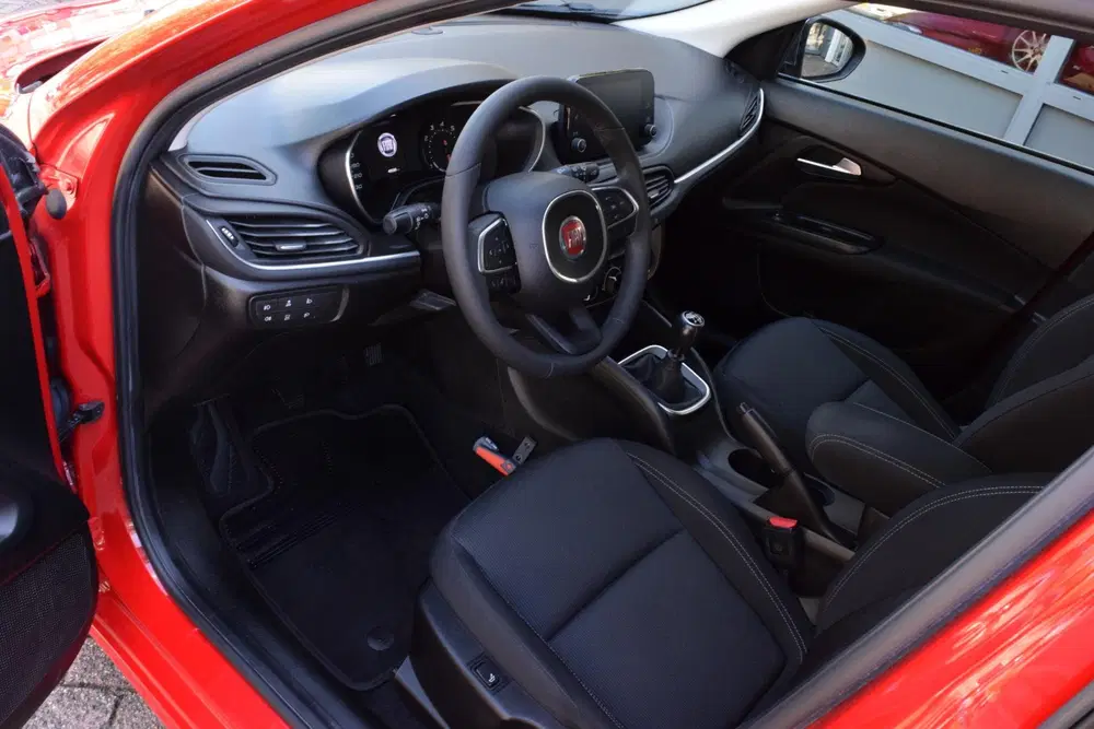 Fiat Tipo 1.4 Mirror uit 2020, foto 14