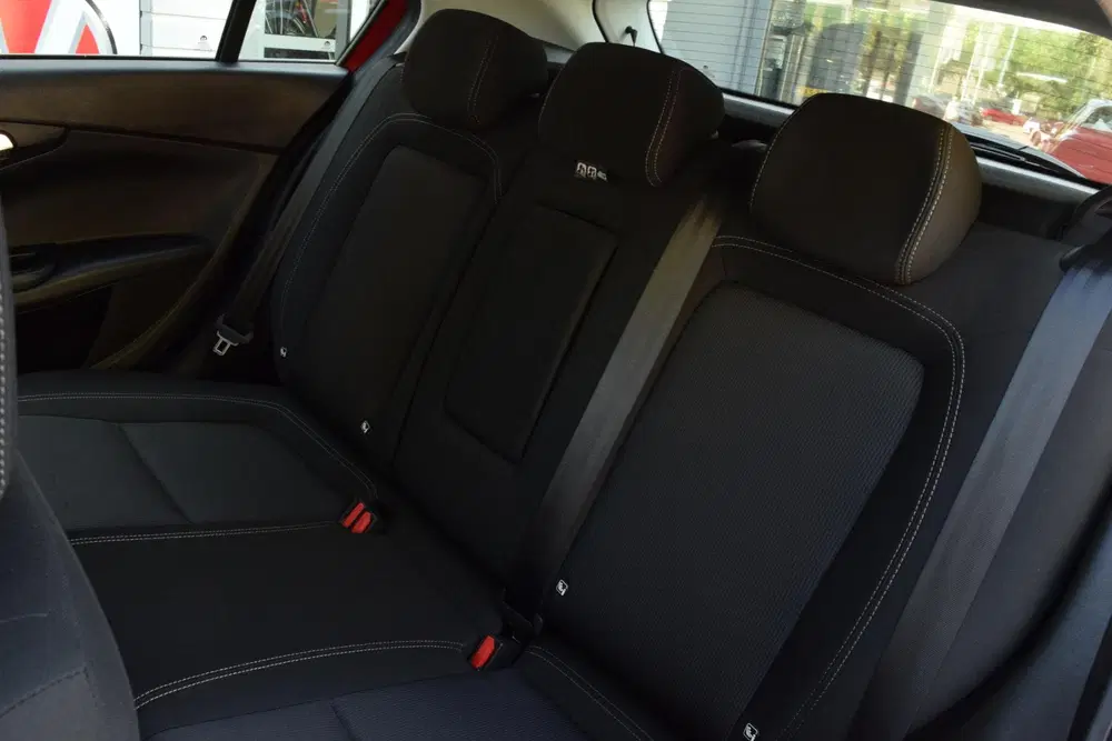 Fiat Tipo 1.4 Mirror uit 2020, foto 19