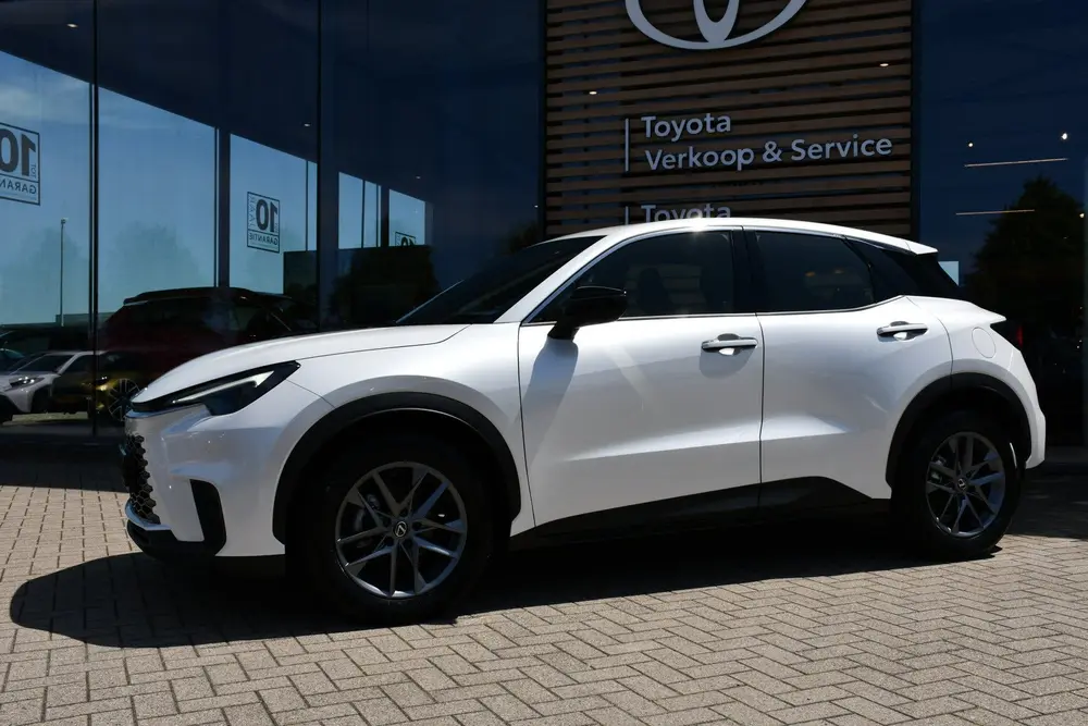 Lexus LBX Business Line 2WD Limited Automaat 136pk uit 2025, foto 9