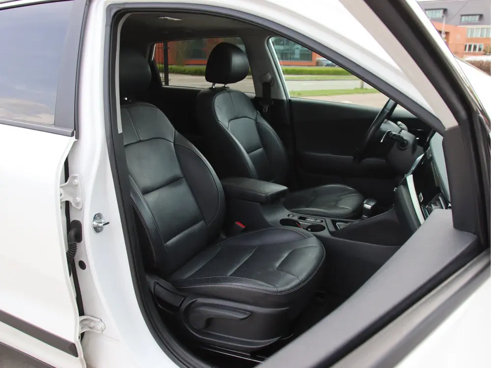 Kia Niro 1.6 GDi Hybrid ExecutiveLine Pano, El. Stoelvw + ve uit 2019, foto 11