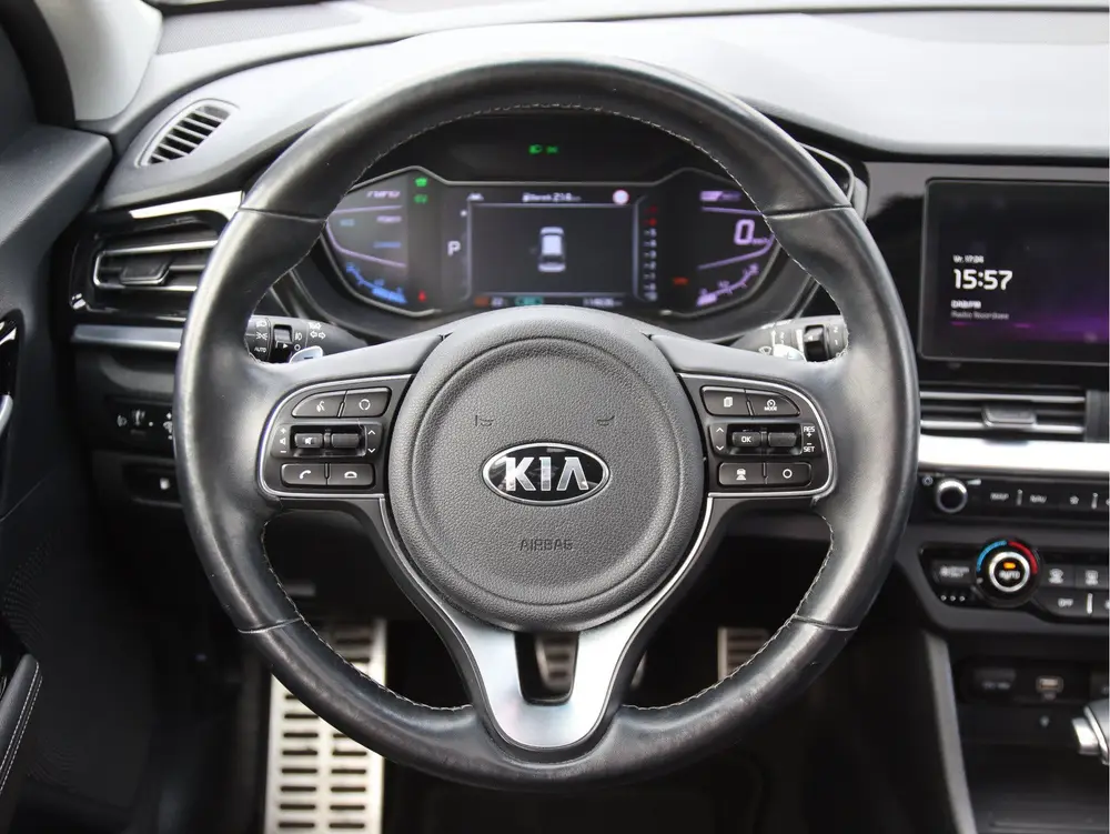 Kia Niro 1.6 GDi Hybrid ExecutiveLine Pano, El. Stoelvw + ve uit 2019, foto 16