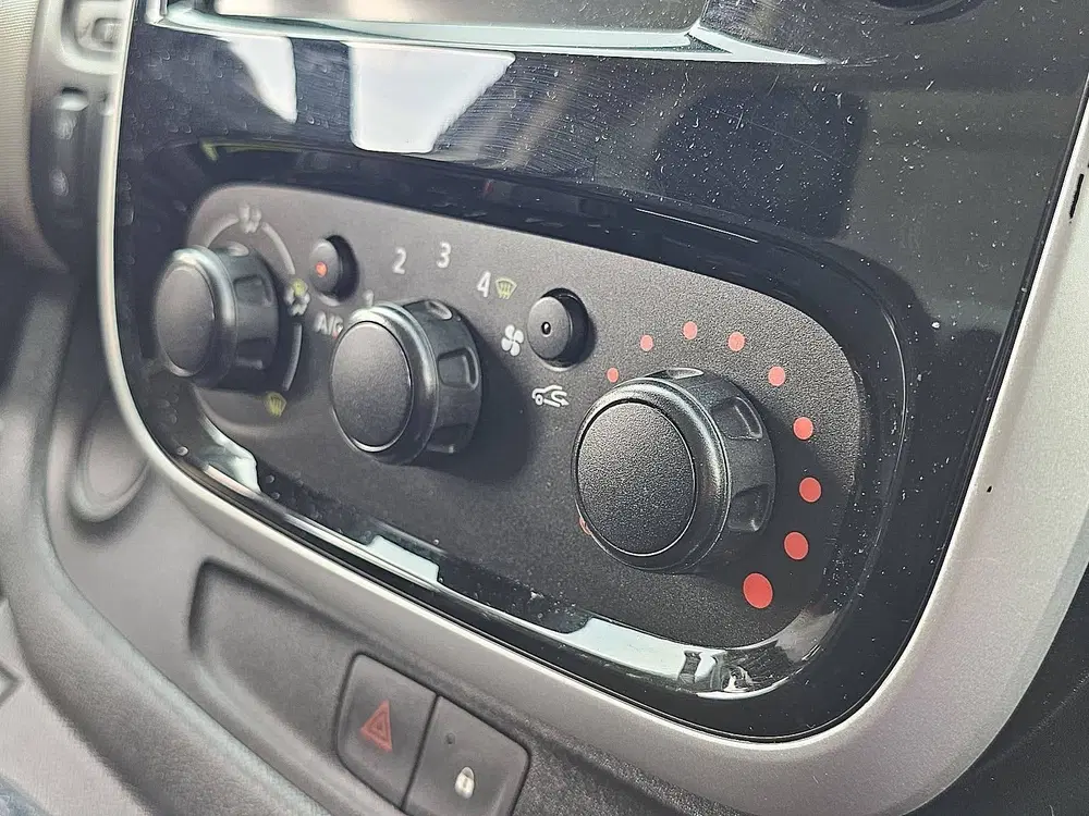 Renault Trafic 1.6 DCI uit 2019, foto 10