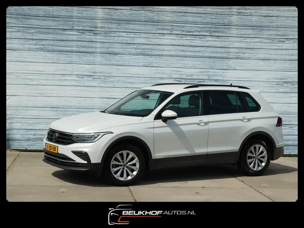 Volkswagen Tiguan 1.5 TSI Carplay Trekhaak Adapt Cruise Pdc uit 2021