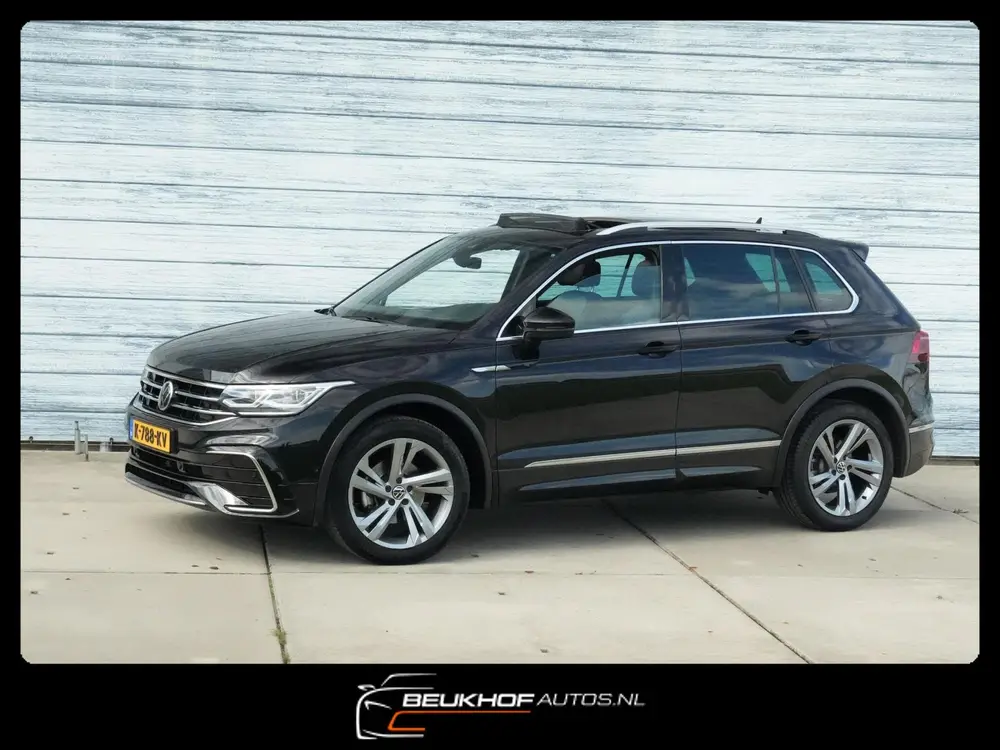 Volkswagen Tiguan 1.5 TSI R-Line Business+ Trekhaak Pano Cam uit 2021