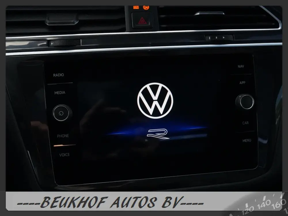 Volkswagen Tiguan 1.5 TSI R-Line Business+ Trekhaak Pano Cam uit 2021, foto 20