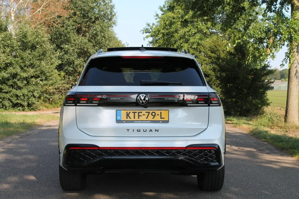 Volkswagen Tiguan 1.5 eHybrid R-Line Business | IQ | Pano | uit 2025, foto 10